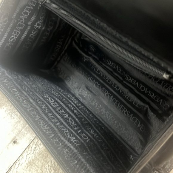 VERSACE Vintage Black Patent Leather Vanity Makeup Case - Picture 12 of 13